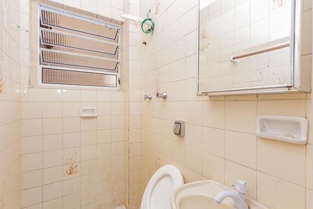 Banheiro de casa para alugar com 1 quarto, 35m² em Vila Brasilina, São Paulo