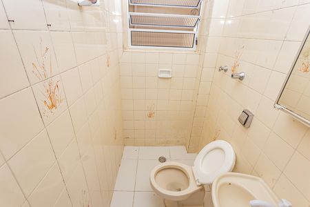 Banheiro de casa para alugar com 1 quarto, 35m² em Vila Brasilina, São Paulo