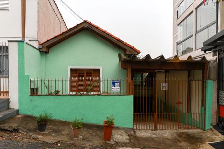 Casa para alugar com 166m², 3 quartos e 3 vagasFachada + plaquinha