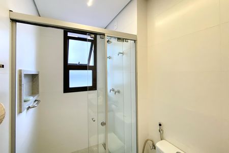 Apartamento à venda com 120m², 4 quartos e 2 vagas Apartamento à venda com 120m², 4 quartos e 2 vagasBanheiro