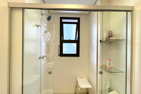 Apartamento à venda com 120m², 4 quartos e 2 vagas Apartamento à venda com 120m², 4 quartos e 2 vagasBanheiro da Suíte 1