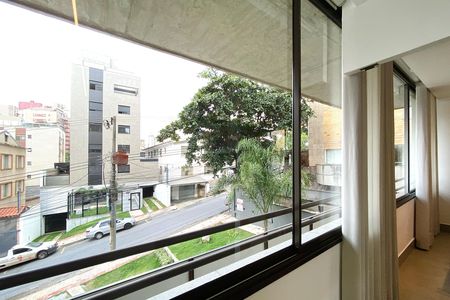 Apartamento à venda com 120m², 4 quartos e 2 vagas Apartamento à venda com 120m², 4 quartos e 2 vagasVista