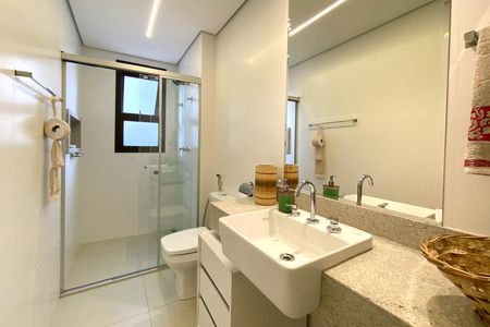 Apartamento à venda com 120m², 4 quartos e 2 vagas Apartamento à venda com 120m², 4 quartos e 2 vagasBanheiro