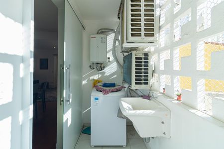 Apartamento à venda com 105m², 3 quartos e 1 vagaÁrea de Serviço
