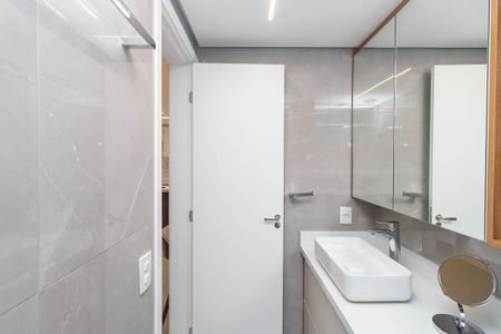 Apartamento à venda com 69m², 2 quartos e 1 vaga Apartamento à venda com 69m², 2 quartos e 1 vagaBanheiro Social