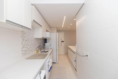 Apartamento à venda com 69m², 2 quartos e 1 vaga Apartamento à venda com 69m², 2 quartos e 1 vagaCozinha e Área de Serviço