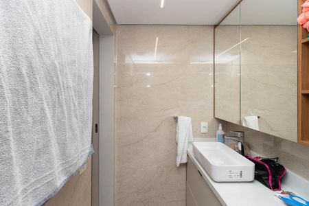 Apartamento à venda com 69m², 2 quartos e 1 vaga Apartamento à venda com 69m², 2 quartos e 1 vagaBanheiro da Suíte