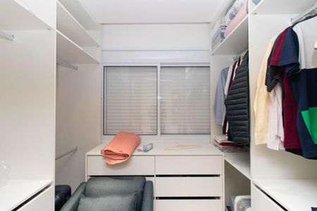 Apartamento à venda com 69m², 2 quartos e 1 vaga Apartamento à venda com 69m², 2 quartos e 1 vagaCloset da suíte