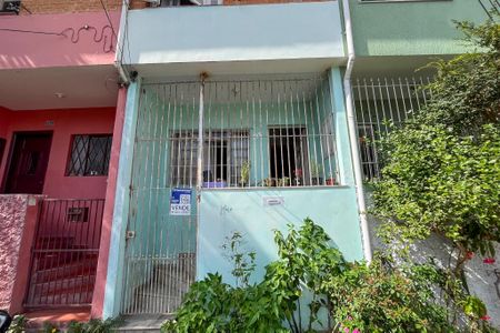 Fachada de casa à venda com 2 quartos, 90m² em Vila Gumercindo, São Paulo