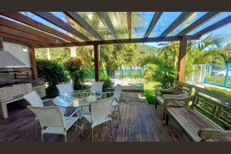 Casa para alugar com 220m², 5 quartos e 4 vagas