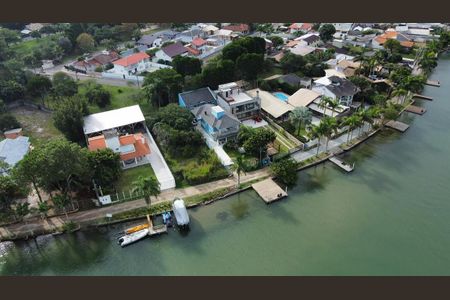 Casa para alugar com 220m², 5 quartos e 4 vagas