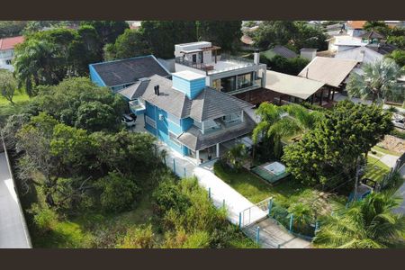 Casa para alugar com 220m², 5 quartos e 4 vagas