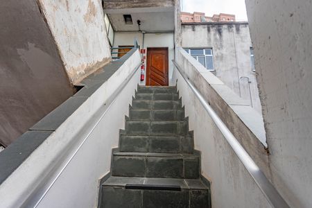 Apartamento para alugar com 58m², 2 quartos e sem vaga Apartamento para alugar com 58m², 2 quartos e sem vagaEscada do predio