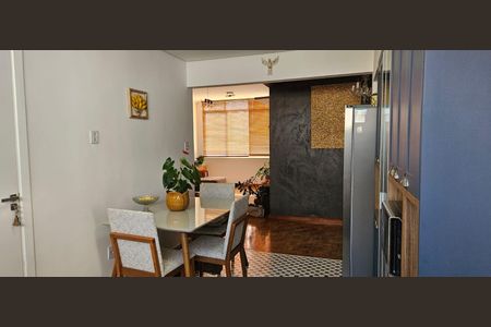 Apartamento à venda com 99m², 2 quartos e 1 vagaSala