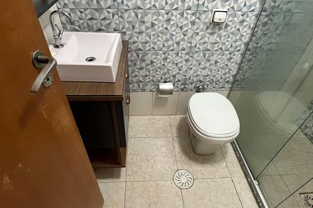 Apartamento para alugar com 65m², 2 quartos e 1 vaga Apartamento para alugar com 65m², 2 quartos e 1 vagaBanheiro
