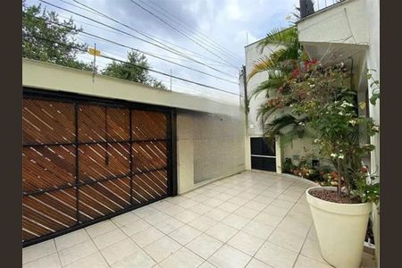 Foto 02 de casa à venda com 3 quartos, 223m² em Vila Madalena, São Paulo