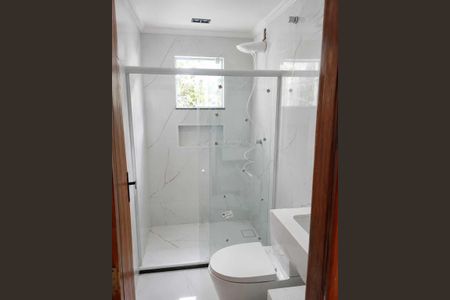 Banheiro de casa para alugar com 1 quarto, 82m² em Unamar, Cabo Frio