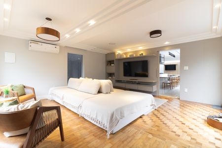 Sala de casa à venda com 5 quartos, 300m² em Vila Brasilina, São Paulo