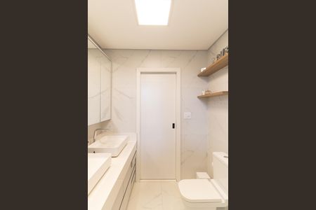 Casa à venda com 400m², 5 quartos e 5 vagasBanheiro da Suíte 1