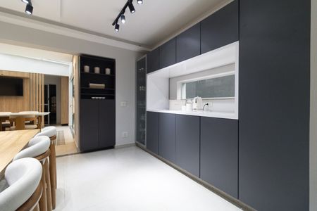 Casa à venda com 400m², 5 quartos e 5 vagasCozinha 