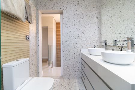 Casa à venda com 400m², 5 quartos e 5 vagasBanheiro Social 