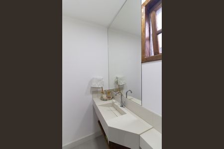 Casa à venda com 400m², 5 quartos e 5 vagasLavabo