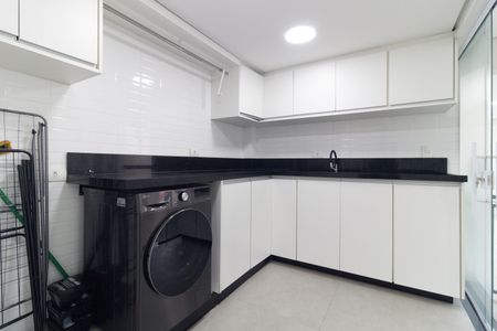 Casa à venda com 400m², 5 quartos e 5 vagasLavanderia