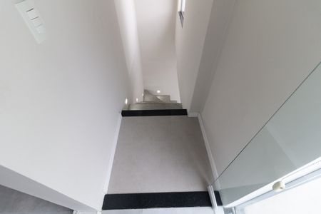 Casa à venda com 400m², 5 quartos e 5 vagasEscada