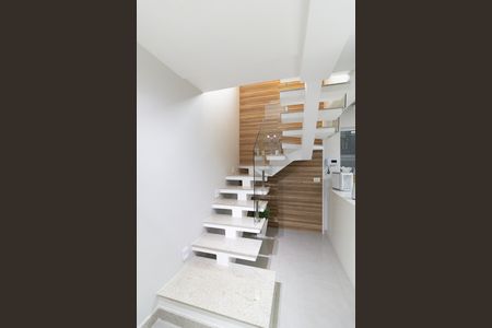Casa à venda com 400m², 5 quartos e 5 vagasEscada
