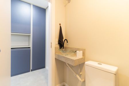 Casa à venda com 400m², 5 quartos e 5 vagasBanheiro do Escritório 