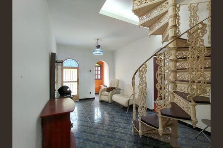 Casa à venda com 154m², 4 quartos e sem vaga Casa à venda com 154m², 4 quartos e sem vagaSala