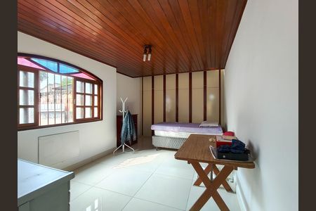 Casa à venda com 154m², 4 quartos e sem vaga Casa à venda com 154m², 4 quartos e sem vagaSuíte