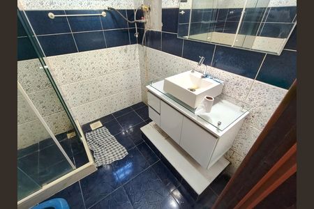 Casa à venda com 154m², 4 quartos e sem vaga Casa à venda com 154m², 4 quartos e sem vagaBanheiro Corredor
