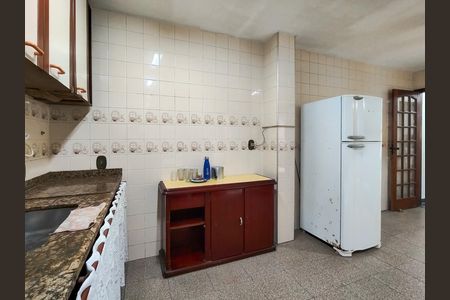 Casa à venda com 154m², 4 quartos e sem vaga Casa à venda com 154m², 4 quartos e sem vagaCozinha