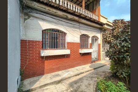 Casa à venda com 154m², 4 quartos e sem vaga Casa à venda com 154m², 4 quartos e sem vagaFachada