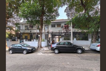 Casa à venda com 154m², 4 quartos e sem vaga Casa à venda com 154m², 4 quartos e sem vagaFachada