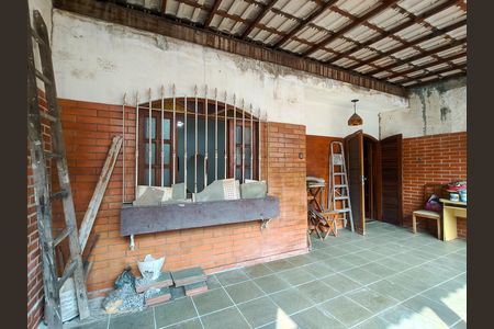 Casa à venda com 154m², 4 quartos e sem vaga Casa à venda com 154m², 4 quartos e sem vagaVaranda