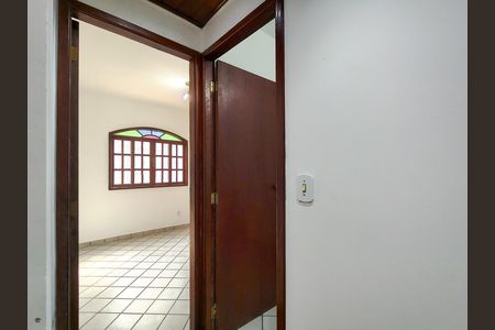 Casa à venda com 154m², 4 quartos e sem vaga Casa à venda com 154m², 4 quartos e sem vagaCorredor