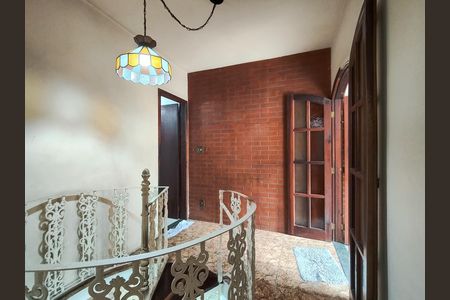 Casa à venda com 154m², 4 quartos e sem vaga Casa à venda com 154m², 4 quartos e sem vagaHall social
