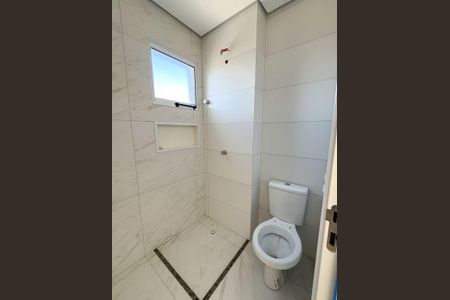 Banheiro de kitnet/studio para alugar com 1 quarto, 37m² em Jardim Santo Elias, São Paulo