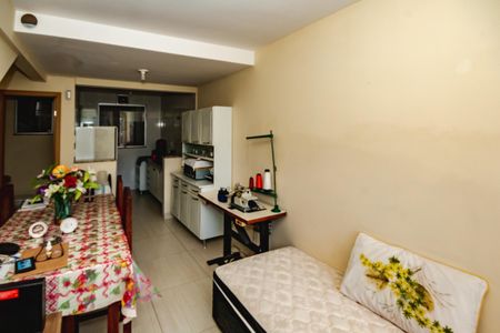Casa para alugar com 2 quartos, 79m² em Rio Branco, Belo Horizonte