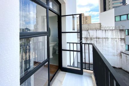 Apartamento para alugar com 100m², 3 quartos e 1 vaga Apartamento para alugar com 100m², 3 quartos e 1 vagaVaranda da Suite 1