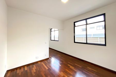 Apartamento para alugar com 100m², 3 quartos e 1 vaga Apartamento para alugar com 100m², 3 quartos e 1 vagaSala