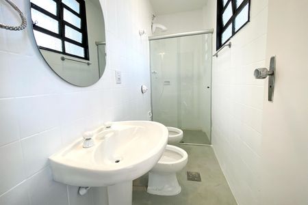 Apartamento para alugar com 100m², 3 quartos e 1 vaga Apartamento para alugar com 100m², 3 quartos e 1 vagaBanheiro da Suíte 1