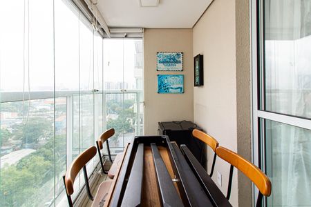Apartamento à venda com 58m², 2 quartos e 1 vaga Apartamento à venda com 58m², 2 quartos e 1 vagaVaranda