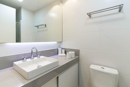 Apartamento à venda com 58m², 2 quartos e 1 vaga Apartamento à venda com 58m², 2 quartos e 1 vagaBanheiro