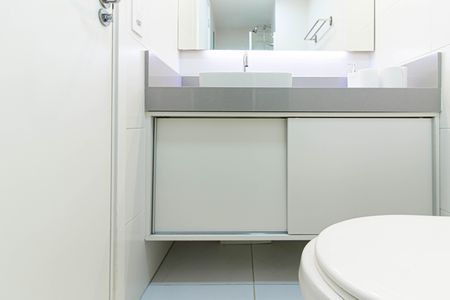 Apartamento à venda com 58m², 2 quartos e 1 vaga Apartamento à venda com 58m², 2 quartos e 1 vagaBanheiro