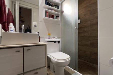 Apartamento à venda com 134m², 3 quartos e 2 vagas Apartamento à venda com 134m², 3 quartos e 2 vagasBanheiro da Suíte 1