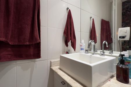 Apartamento à venda com 134m², 3 quartos e 2 vagas Apartamento à venda com 134m², 3 quartos e 2 vagasBanheiro da Suíte 1