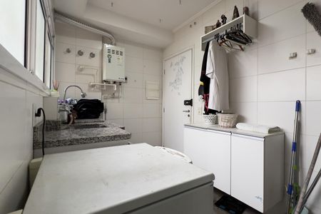 Apartamento à venda com 134m², 3 quartos e 2 vagas Apartamento à venda com 134m², 3 quartos e 2 vagasCozinha e Área de Serviço